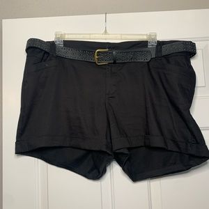 Black torrid shorts with belt!